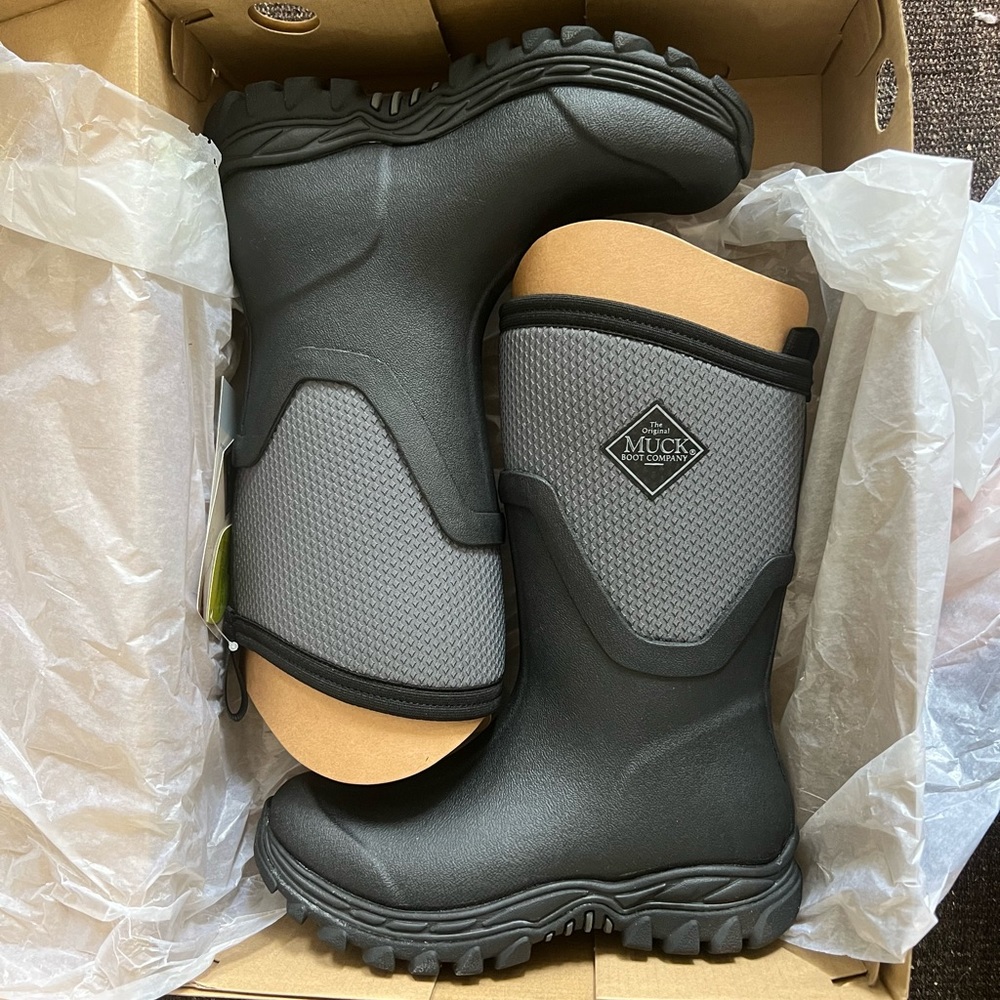 New in box women’s winter Muck Boot